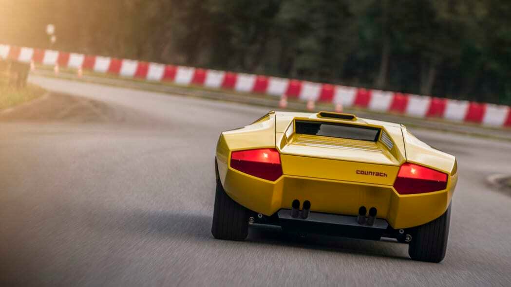 Lamborghini Countach LP 500 prototipo rekonstrukcija buvo pakrikštyta trasoje