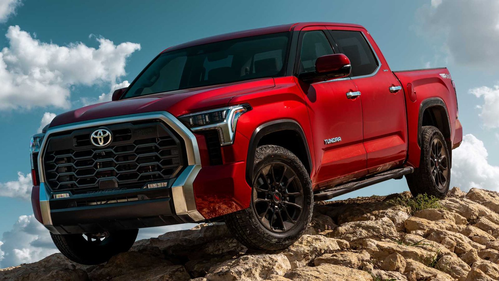 2022 Toyota Tundra bus brangesnė nei Chevy, Ford