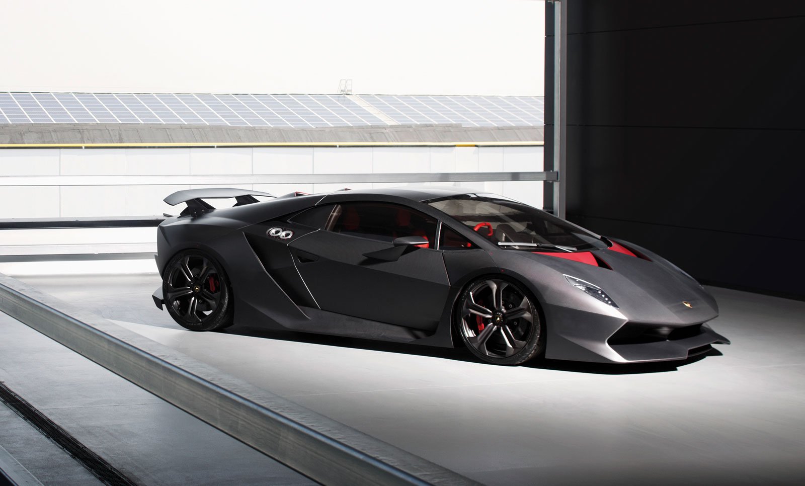 Lamborghini Sesto Elemento už $2.7 milijono