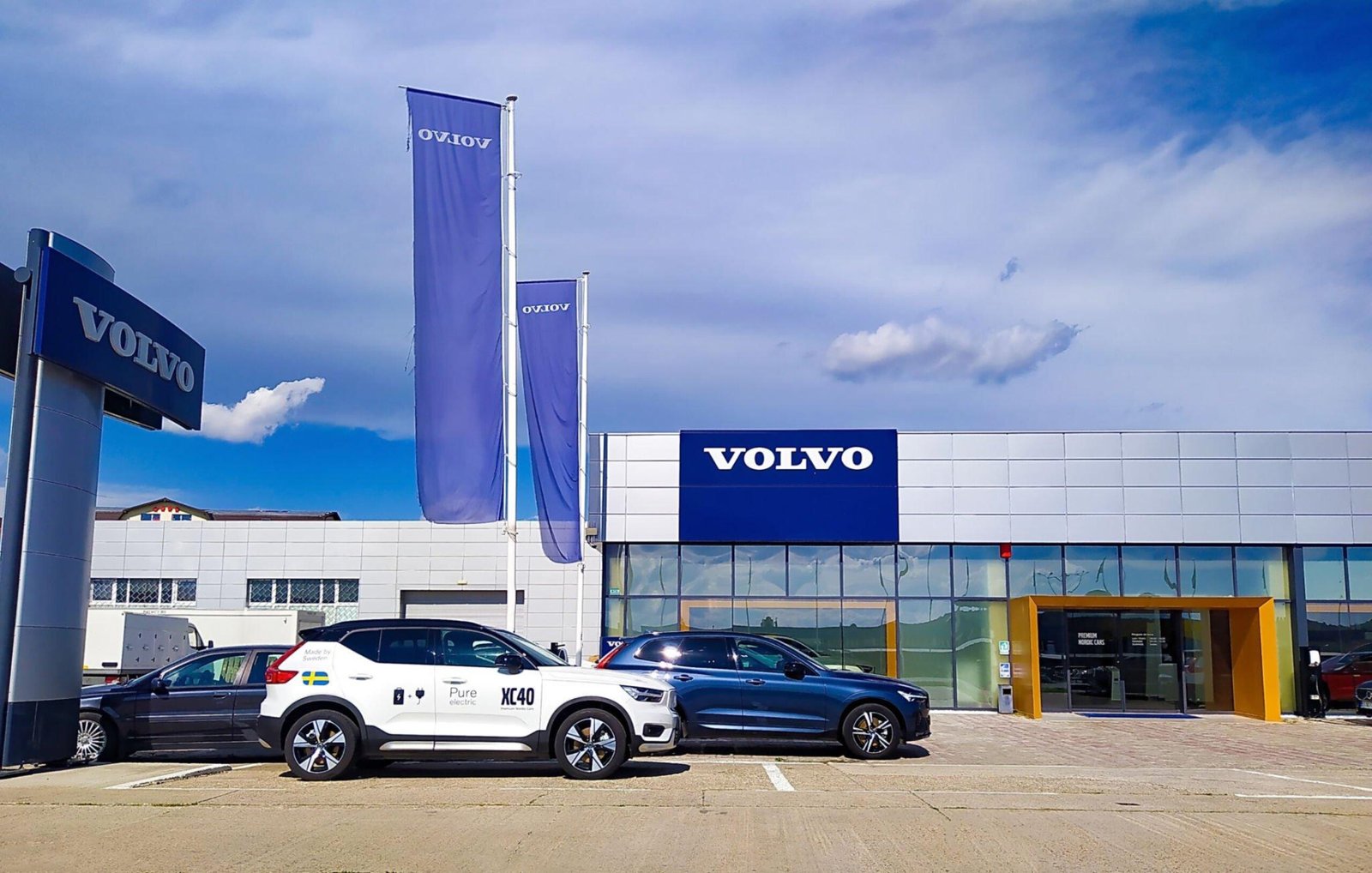 „Volvo Cars“ pardavimai gegužę išaugo 31%, nes tiekimo apribojimai mažėja