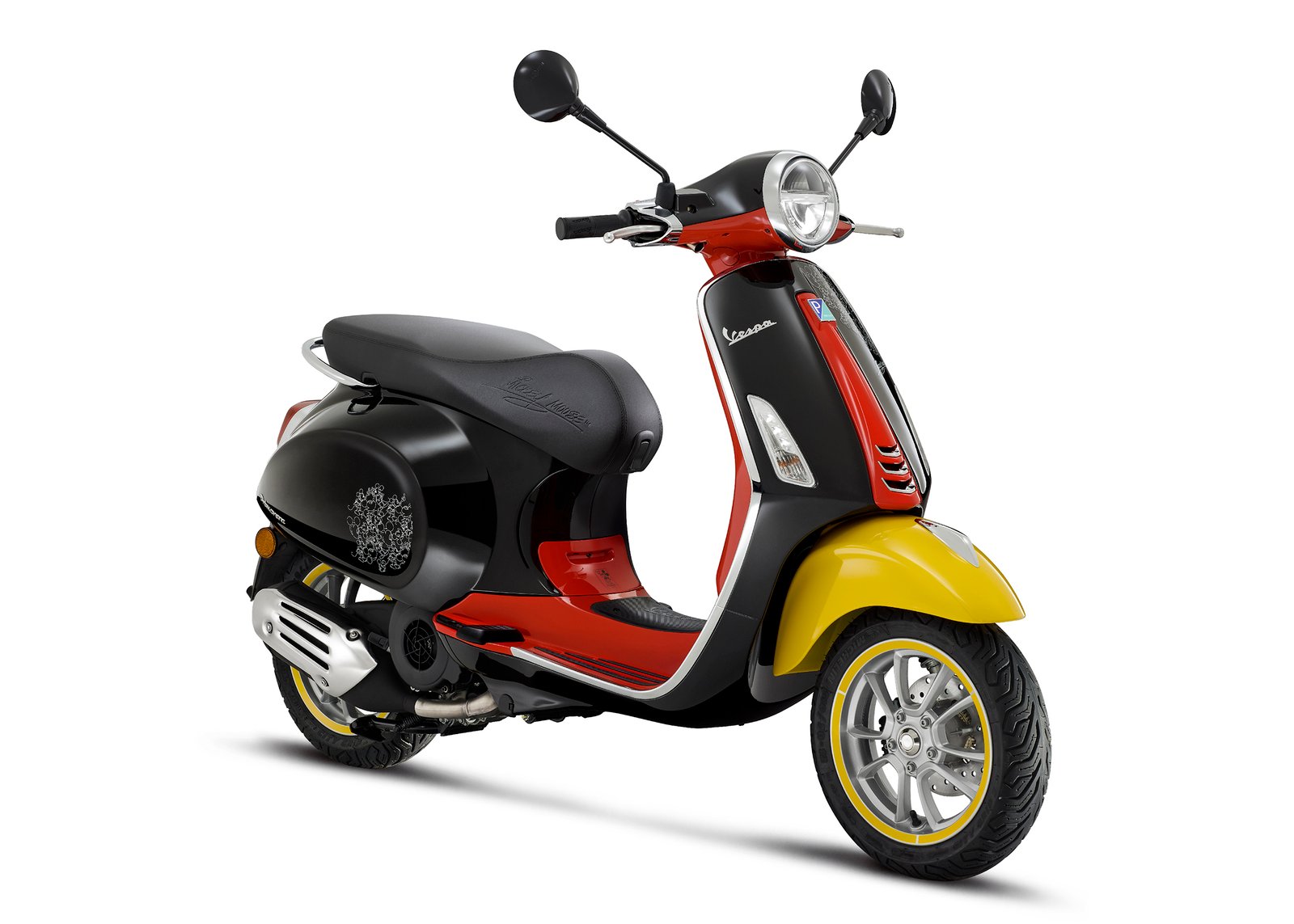 „Vespa“ bendradarbiauja su „Disney“, kurdama „Primavera“ paspirtuką „Mickey Mouse“.