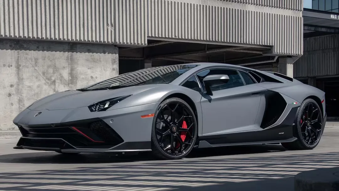 Lamborghini Aventador Ultimae (2022) apžvalga