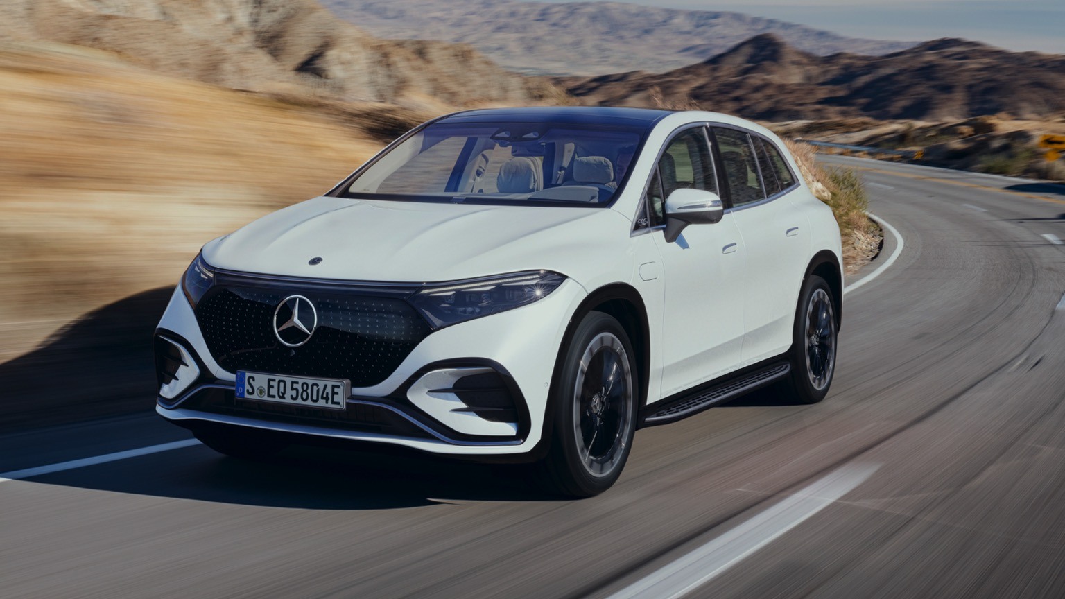 Didelis, tylus, prabangus: „Mercedes EQS SUV“ žengia už Europos ribų