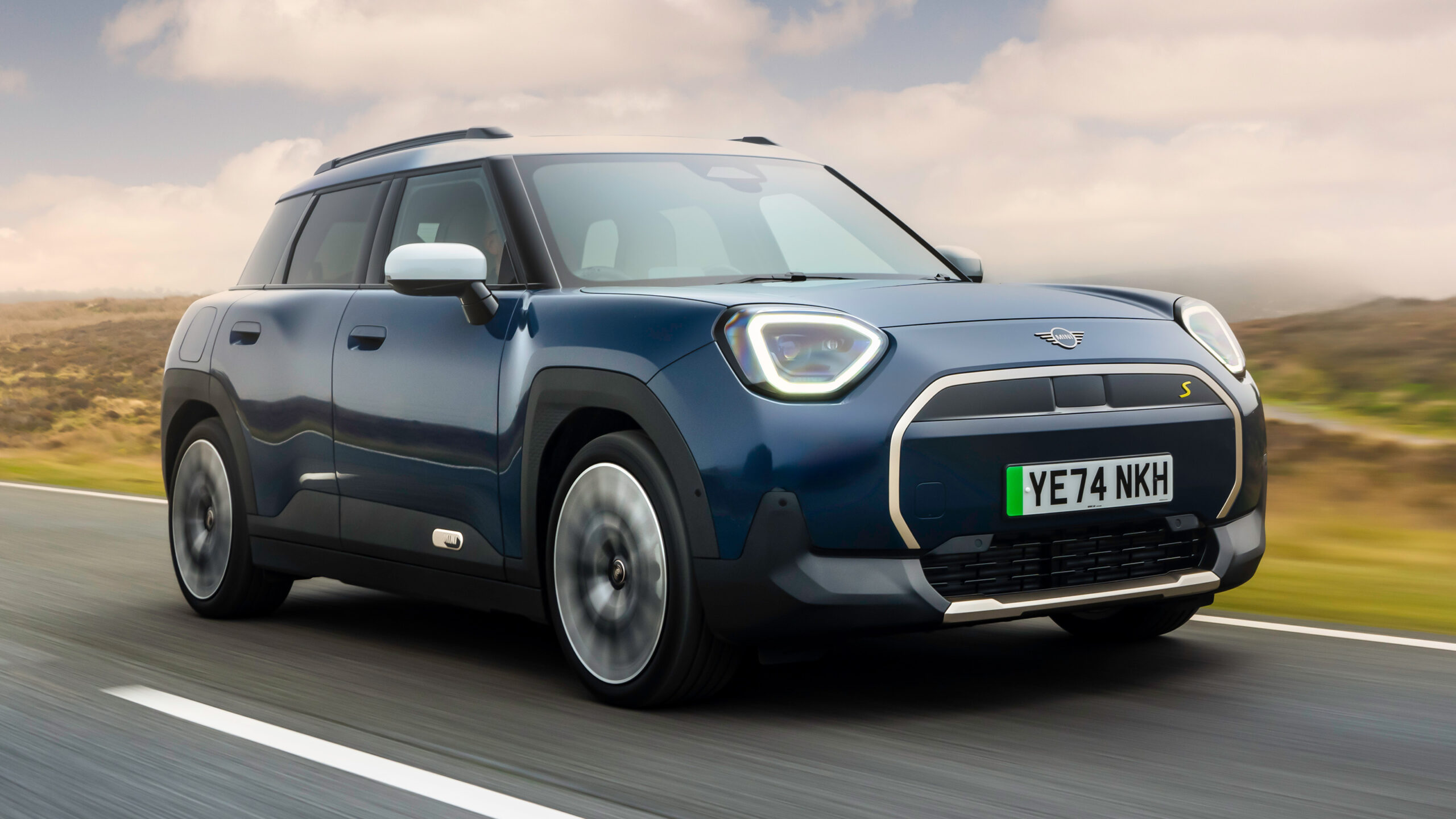 Mini pristato naują visiškai elektrinį mažos klasės automobilį Aceman