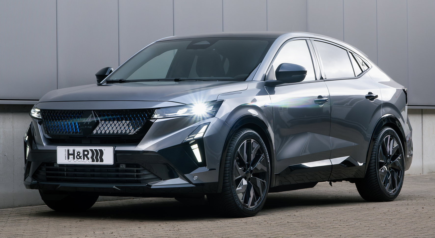 Rafale E-Tech su H&R: daugiau tikslumo ir stiliaus