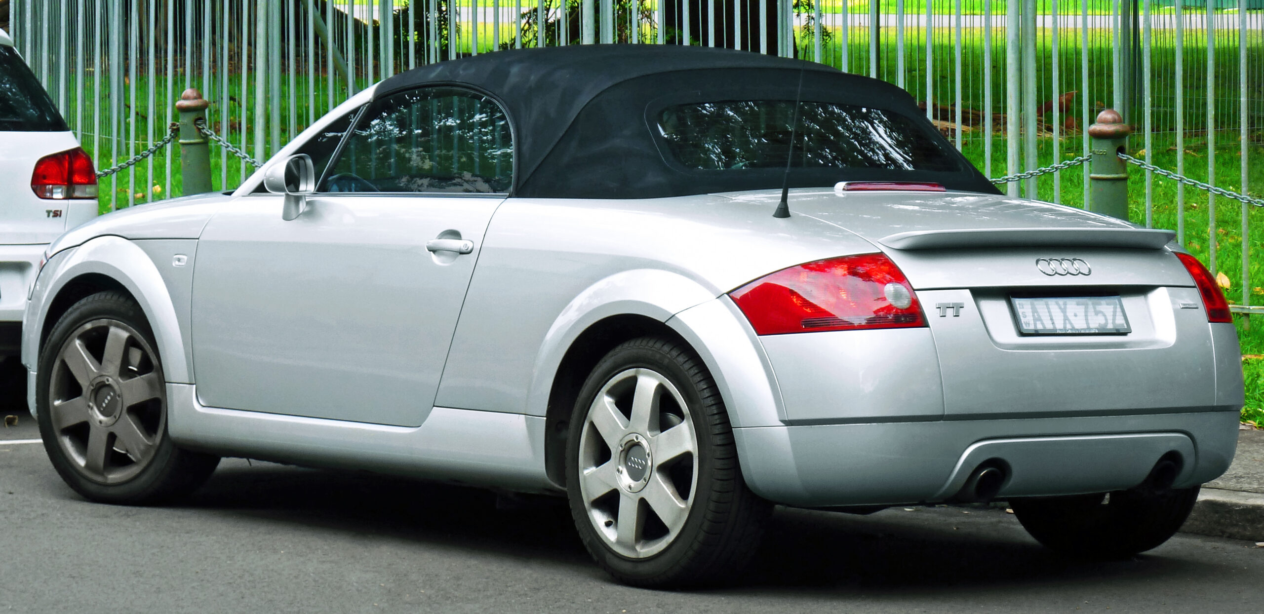 Audi TT Roadster (1999–2006): apžvalga