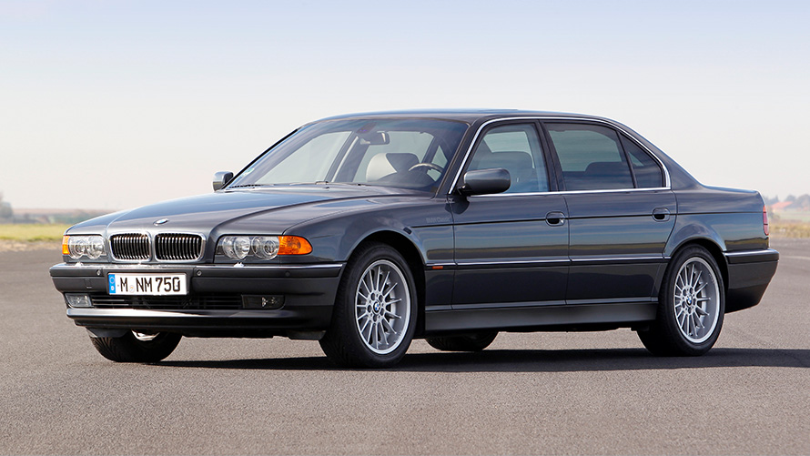 BMW 7 serijos sedanas (1994–2001) apžvalga