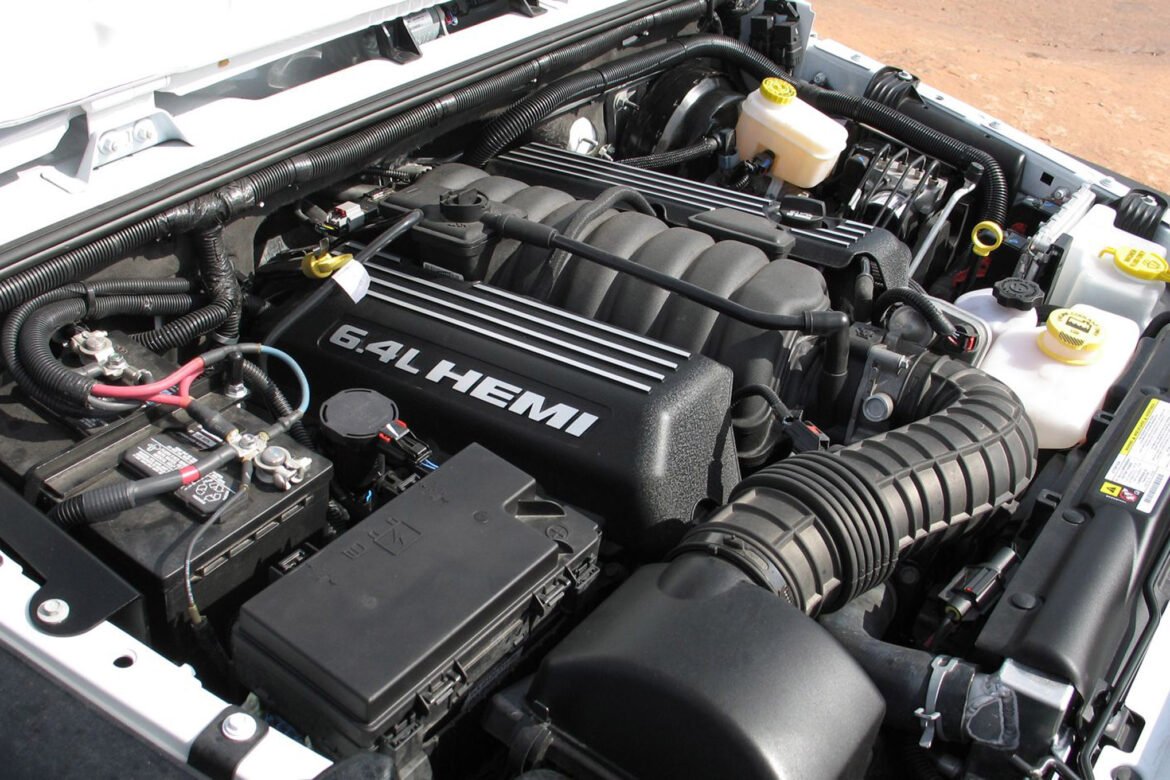 Šis „Hemi V-8“ variklis sprogdinamas dažniau nei spurgos kepamos spurginėje