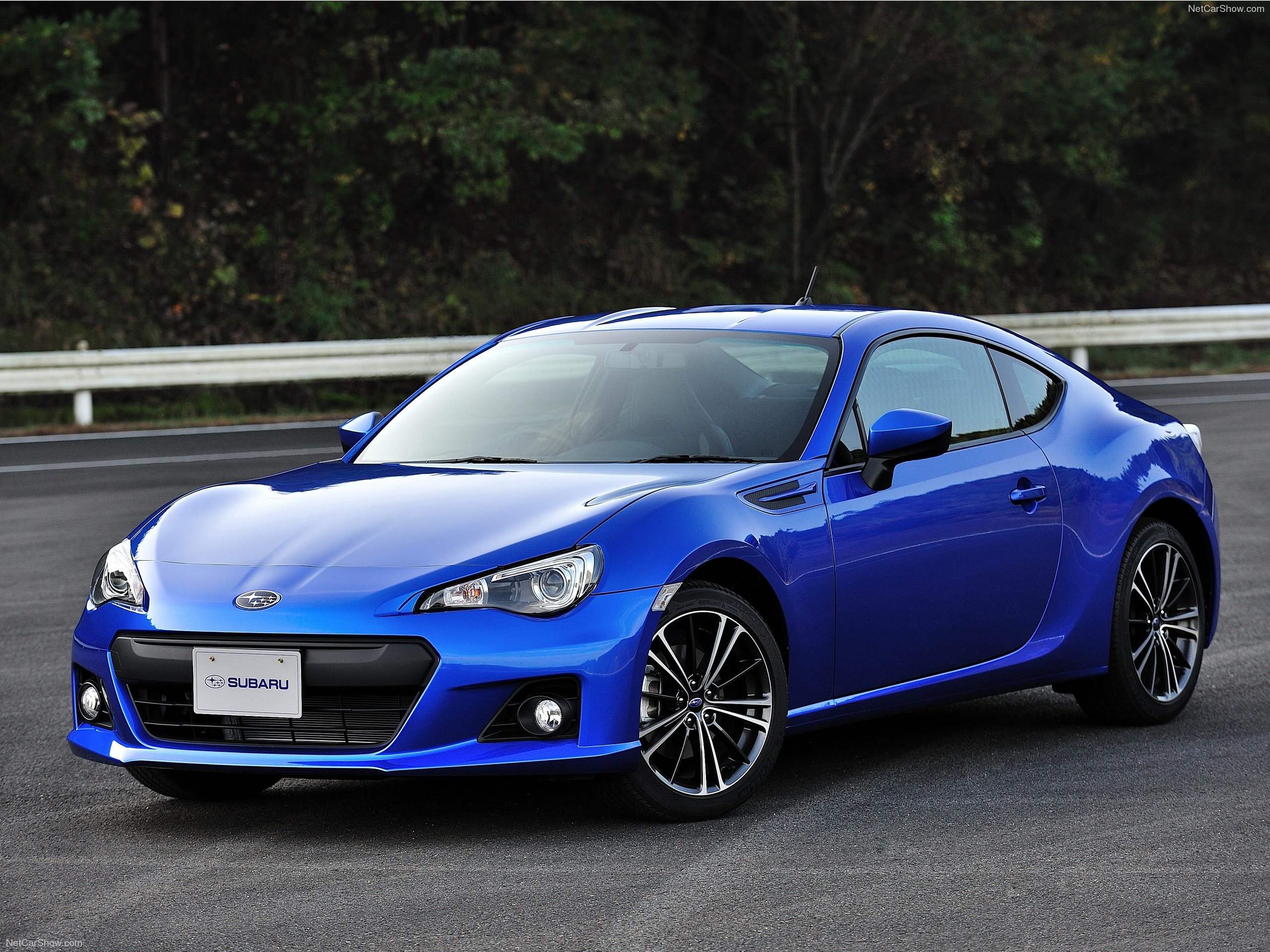 2013 m. „Subaru BRZ“ ir „Scion FR-S“: palyginamoji apžvalga