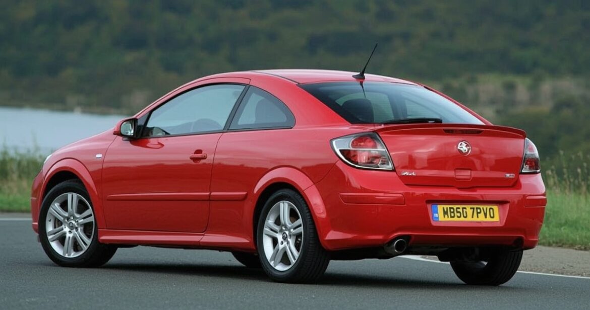 „Vauxhall Astra Coupe“ (2001–2005) apžvalga