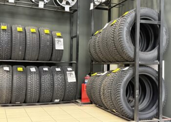 Kodėl verta rimtai pagalvoti apie platesnes padangas savo automobiliui