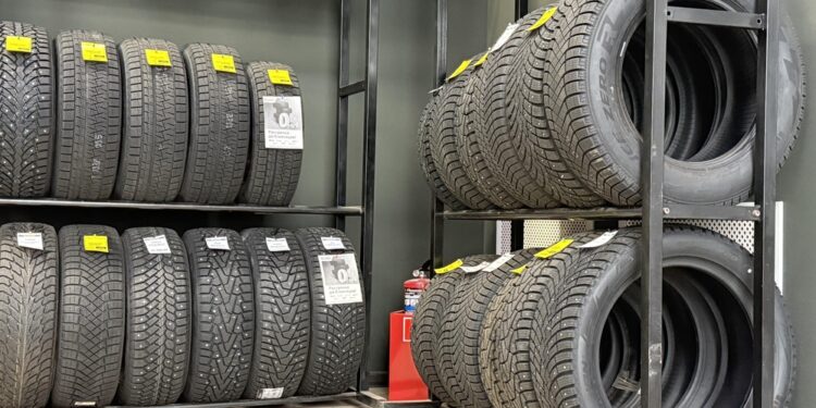 Kodėl verta rimtai pagalvoti apie platesnes padangas savo automobiliui