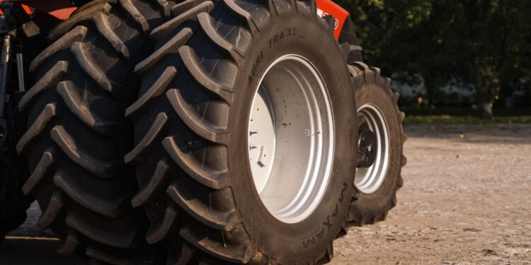 Taip, kai kurios traktorių padangos iš tiesų pripildomos burokėlių sulčių – štai kodėl