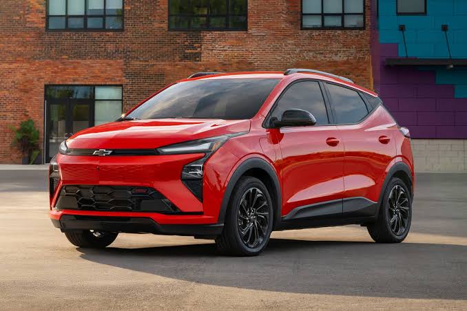 2027 m. Chevrolet Bolt sulauks atnaujinimo, o ne visiško dizaino pakeitimo, ir turės integruotą NACS jungtį