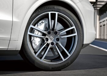 Ar Porsche PSCB stabdžiai – tik kompromisas ar sumanus viduriukas?