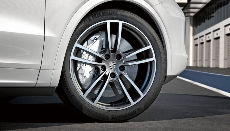 Ar Porsche PSCB stabdžiai – tik kompromisas ar sumanus viduriukas?