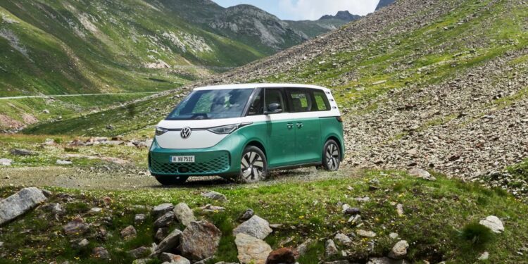 Volkswagen ID Buzz salono oro filtro keitimas iš esmės reikalauja išardyti visą priekinę dalį