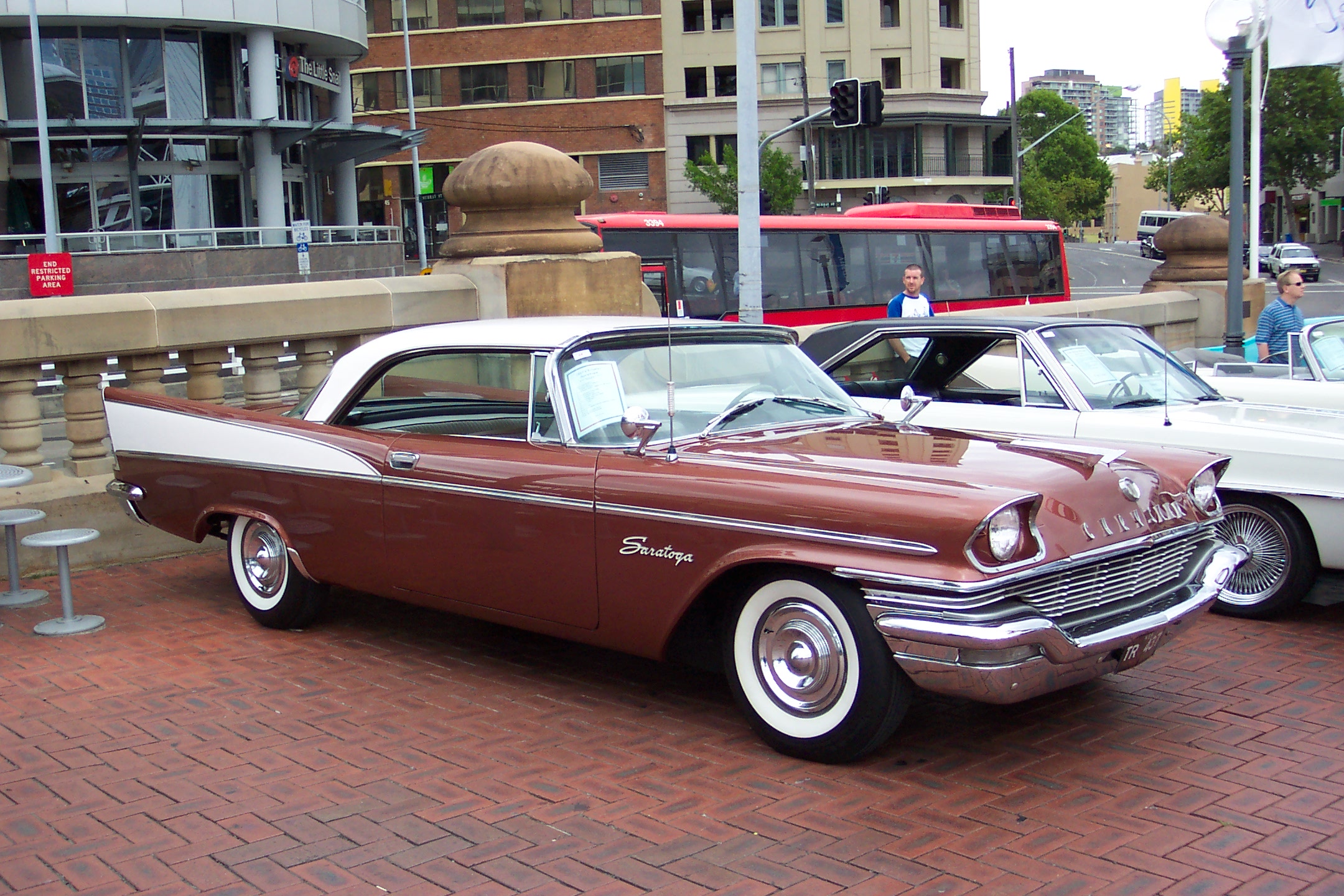 Chrysler Saratoga (1989–1995) nuotrauka