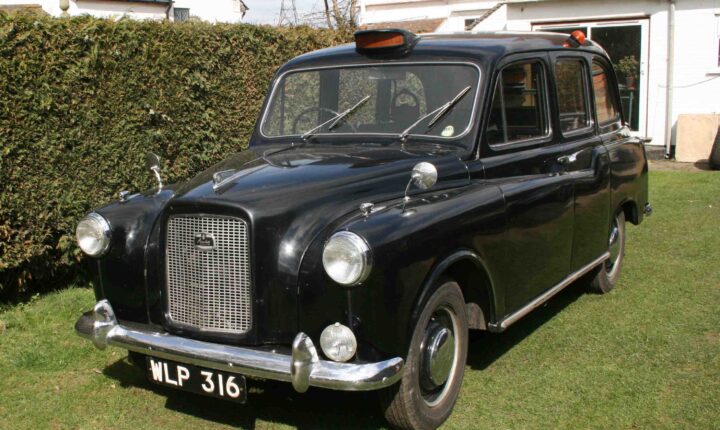 Carbodies Taxi (1982–1995) nuotrauka