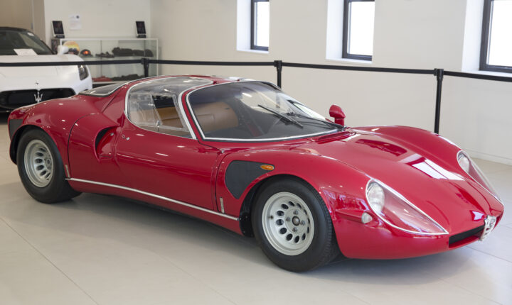 Alfa Romeo 33 Stradale (1967–1969) nuotrauka