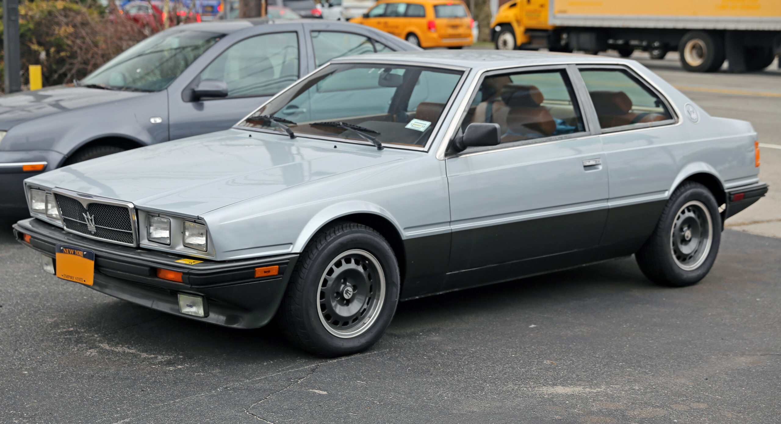 Maserati 228 (1986–1992) nuotrauka