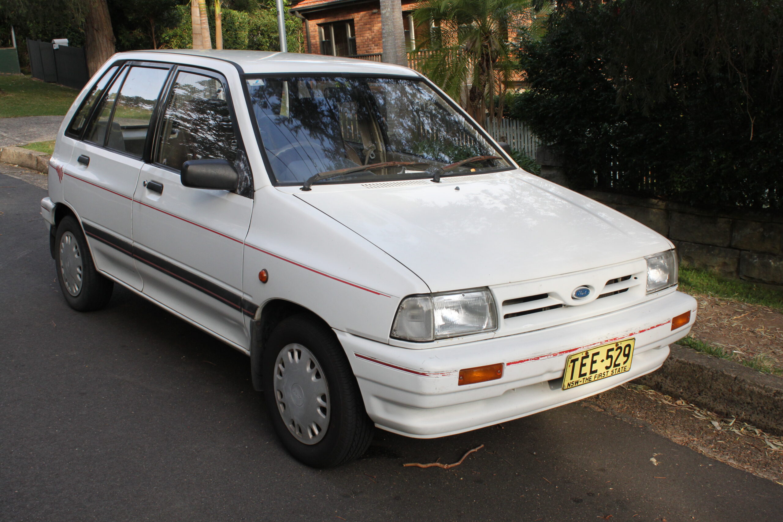 Ford Festiva I (1986–1993) nuotrauka