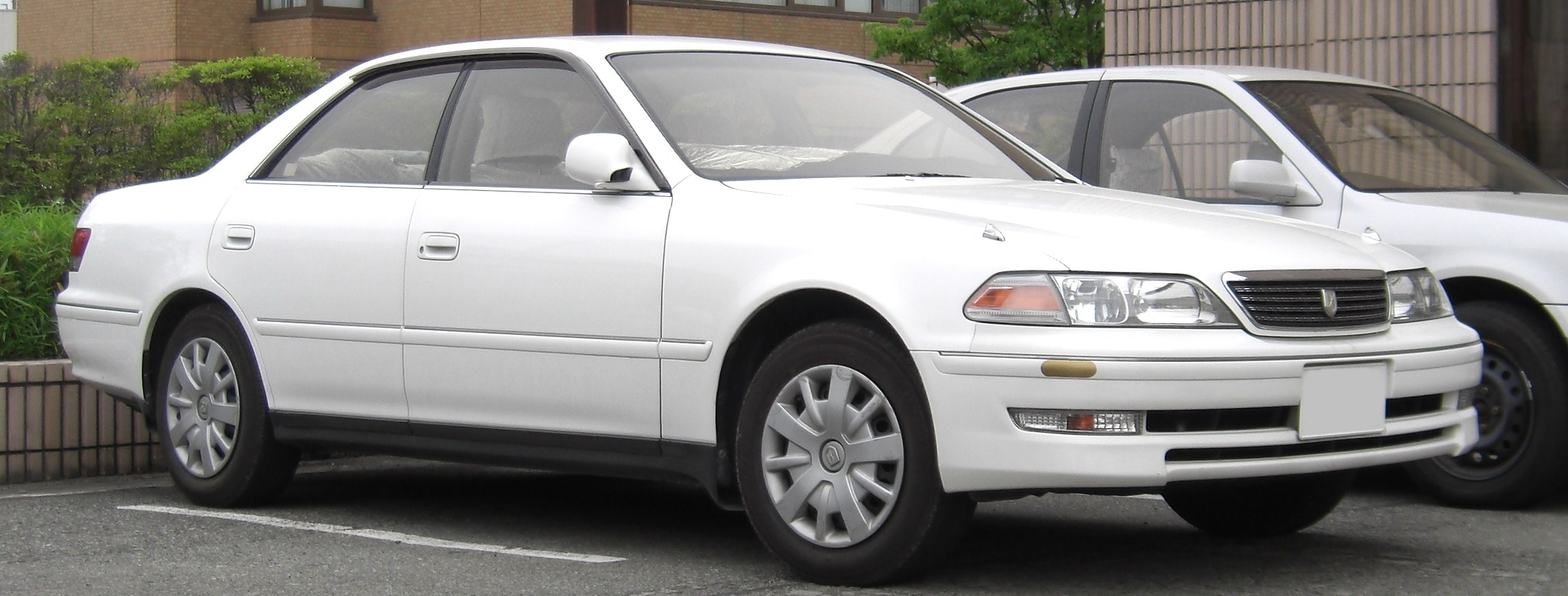 Toyota Mark II universalas Qualis (1997–2002) nuotrauka