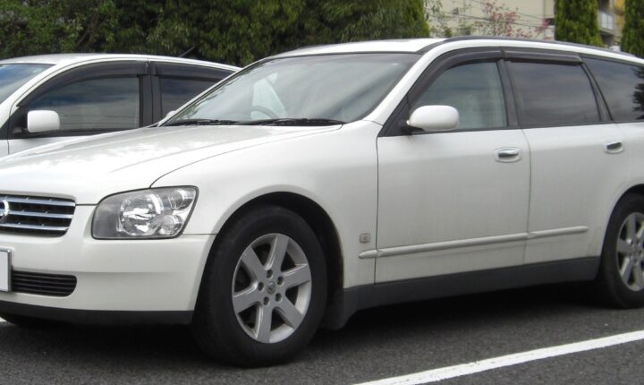 Nissan Stagea (1996–2001) nuotrauka