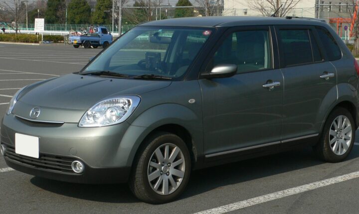 Mazda Verisa L (2004–2015) nuotrauka