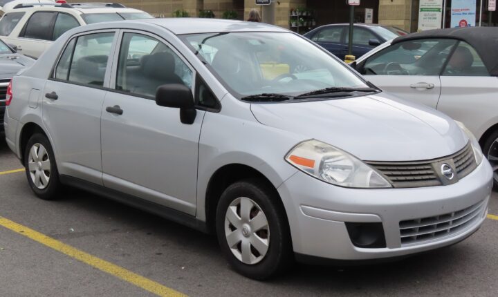 Nissan Versa sedanas (2006–2011) nuotrauka