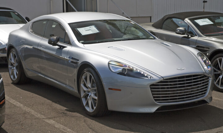 Aston Martin Rapide (2010–2013) nuotrauka