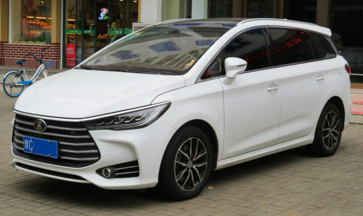 BYD M6 (2010–2013) nuotrauka