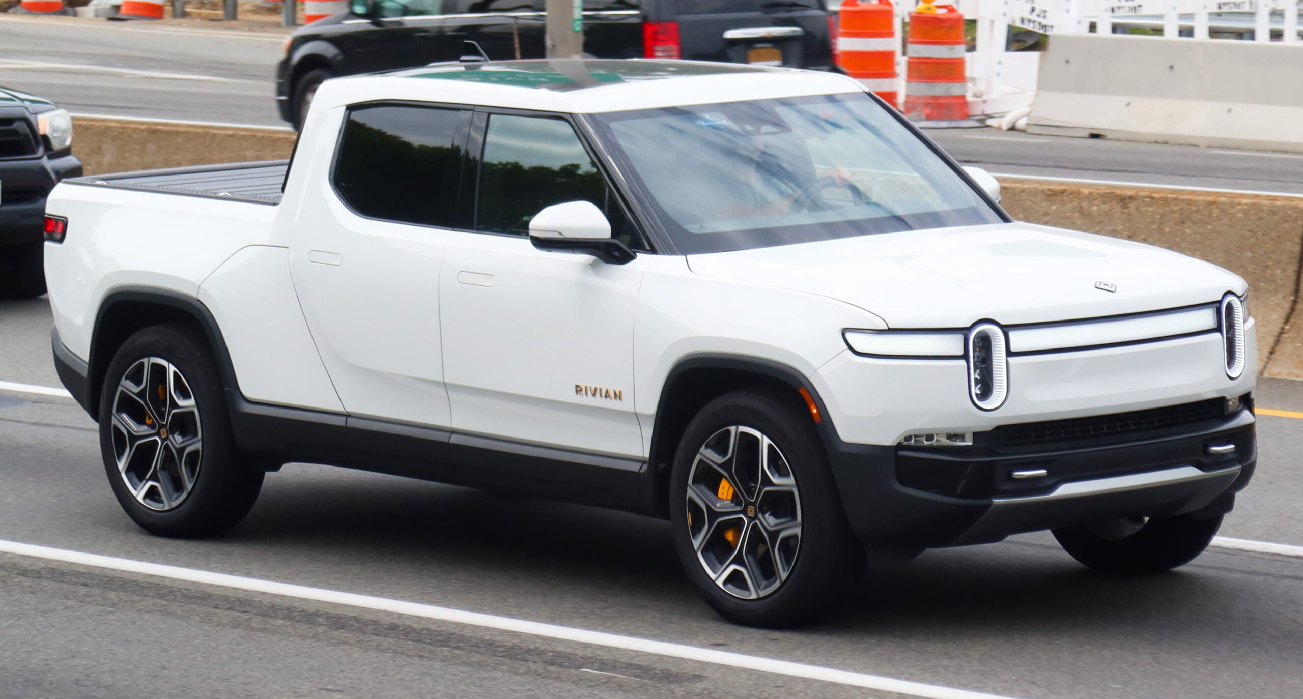 Rivian R1T (2021–2026) nuotrauka