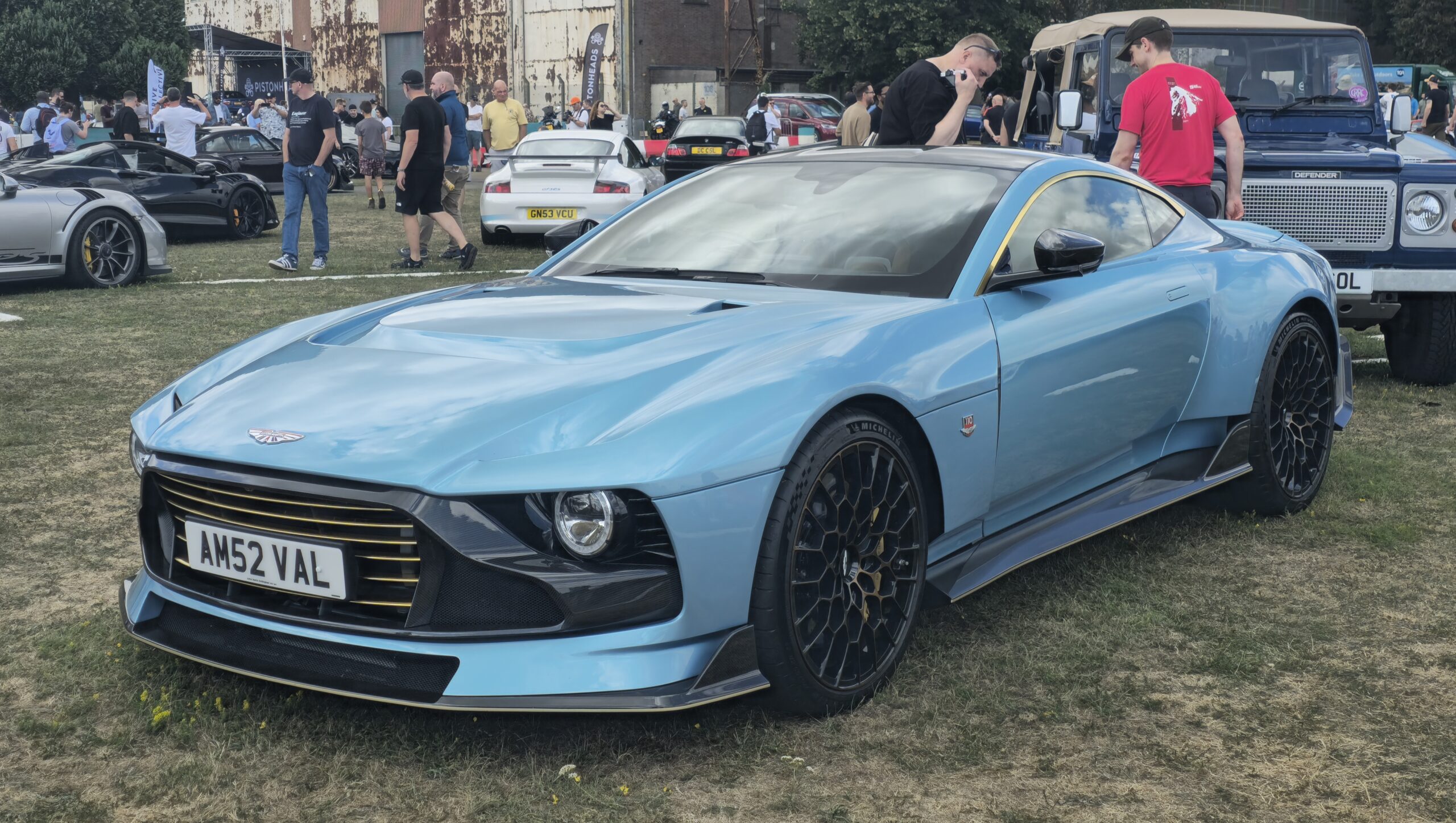 Aston Martin Valour (2023–2026) nuotrauka