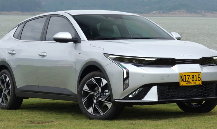 Kia K3 (BL7) hečbekas (2023–2026) nuotrauka