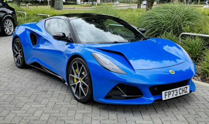 Lotus Emira (2022–2026) nuotrauka