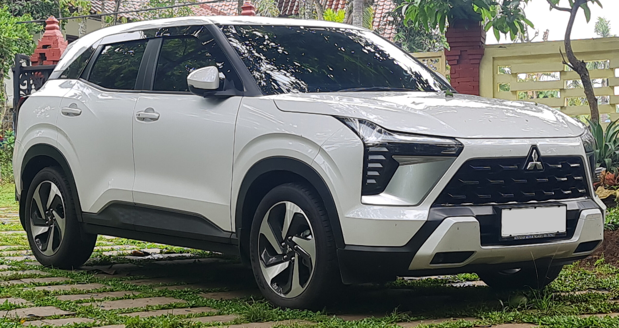 Mitsubishi Xforce 1.5 MIVEC (105 AG) CVT (2023) nuotrauka