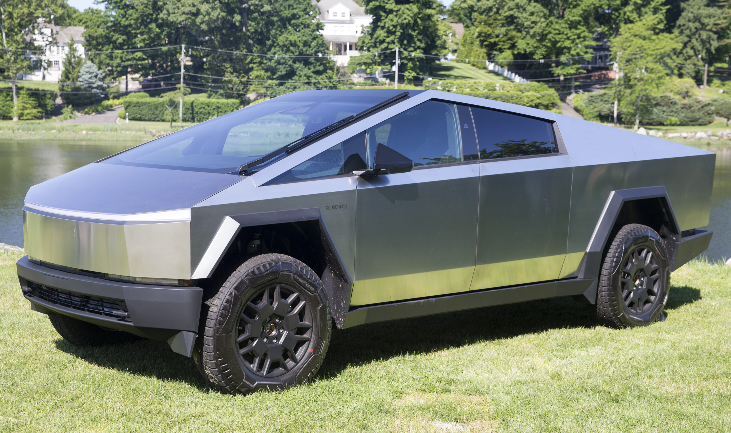 Tesla Cybertruck Cyberbeast 123 kWh (845 AG) Tri Motor AWD (2023) nuotrauka