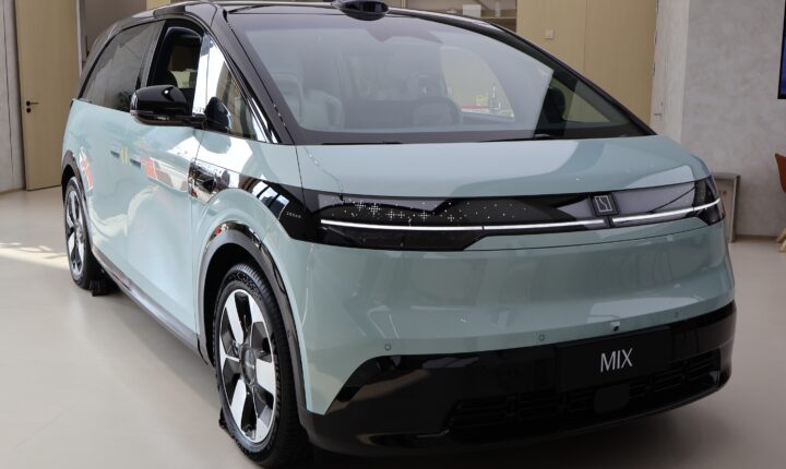 Zeekr Mix (2024–2026) nuotrauka