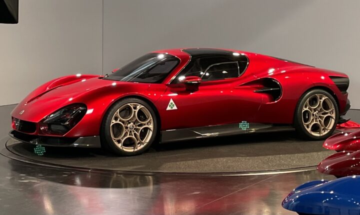 Alfa Romeo 33 Stradale (2023) (2023–2026) nuotrauka