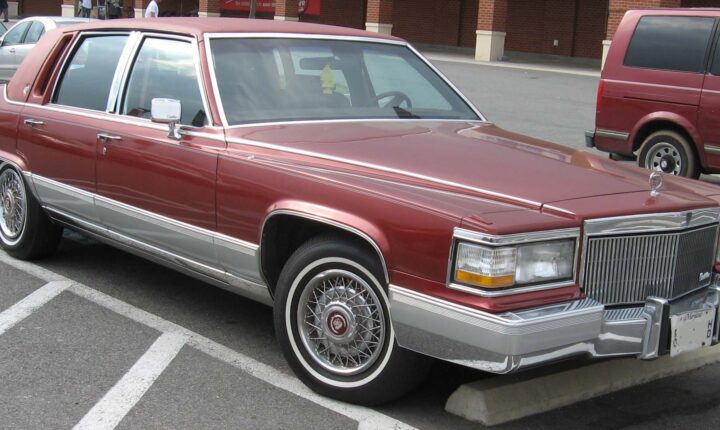 Cadillac Brougham (1990–1992) nuotrauka