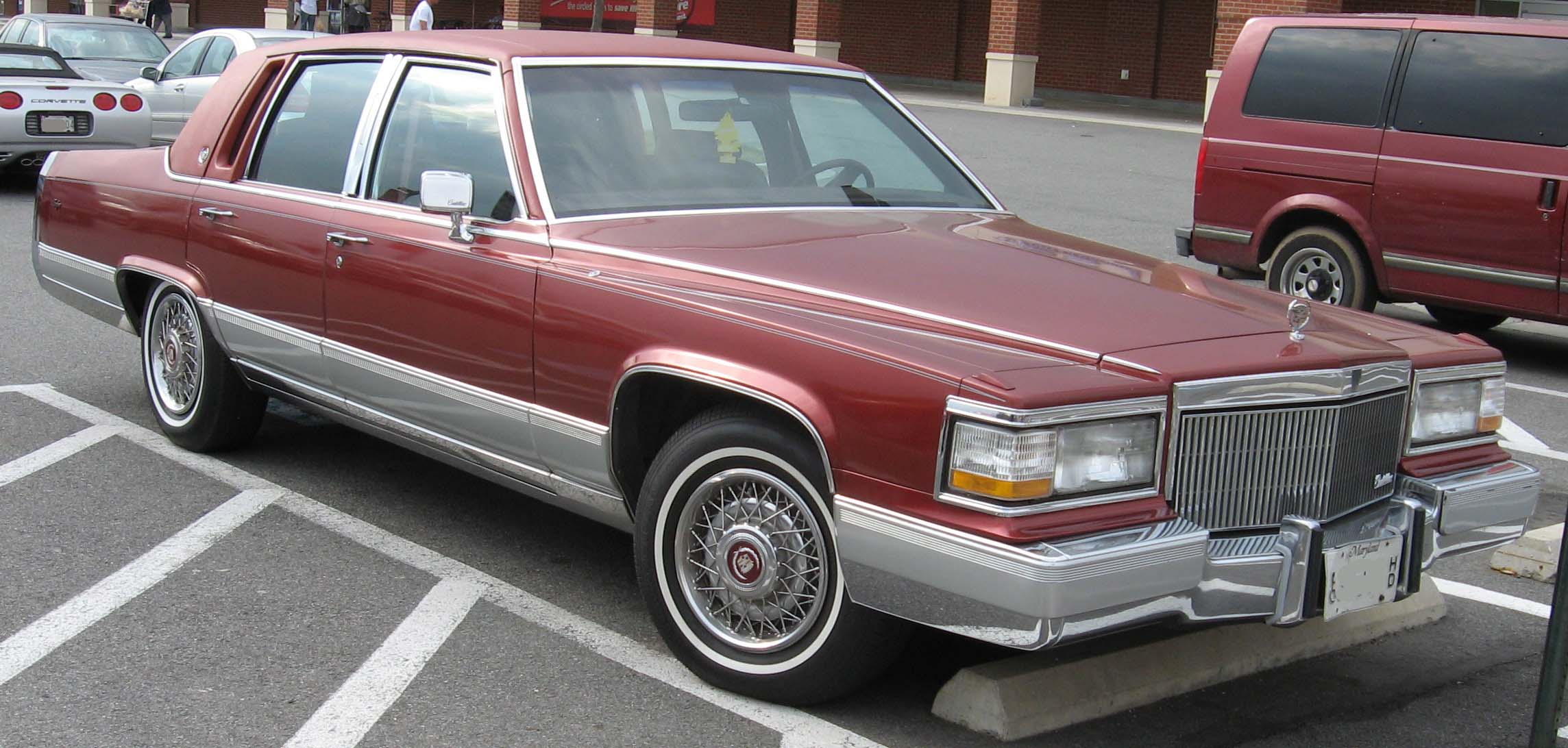 Cadillac Brougham (1990–1992) nuotrauka