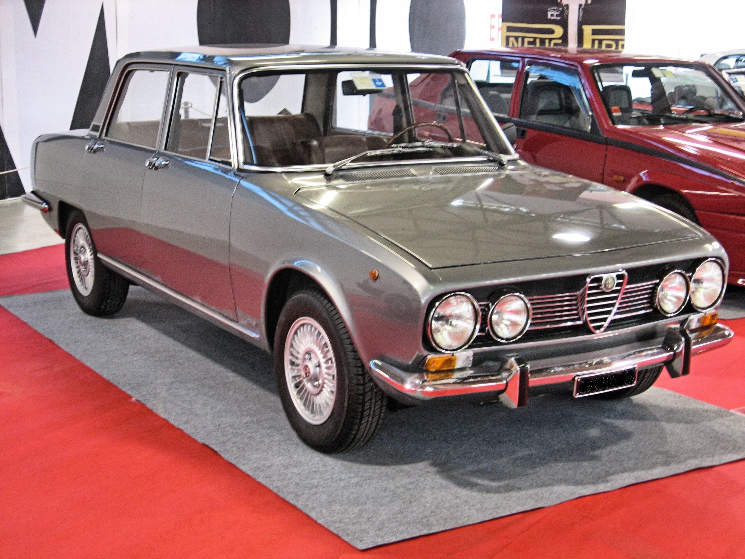 Alfa Romeo 1750-2000 (1968–1983) nuotrauka