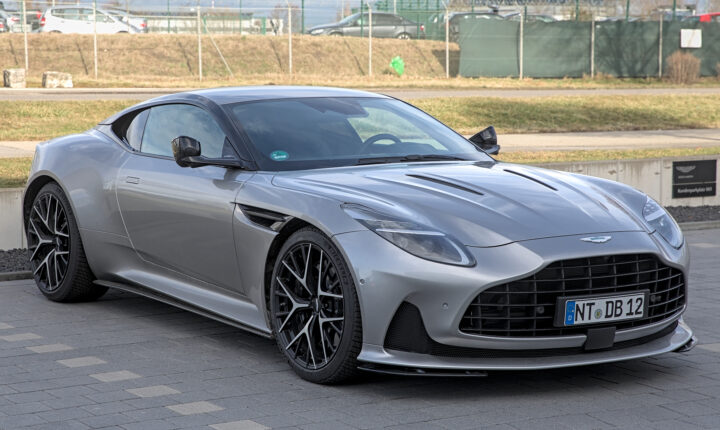 Aston Martin DB12 (2023–2026) nuotrauka