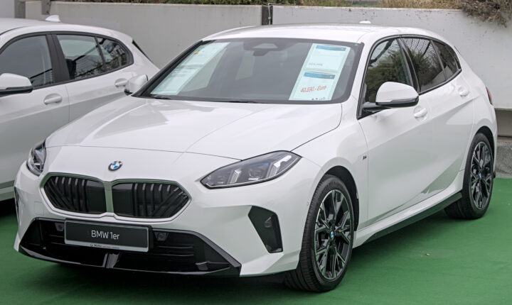 BMW 1 serijos hečbekas (F70) (2024–2026) nuotrauka