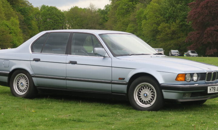 BMW 7 serijos (E32) (1986–1992) nuotrauka