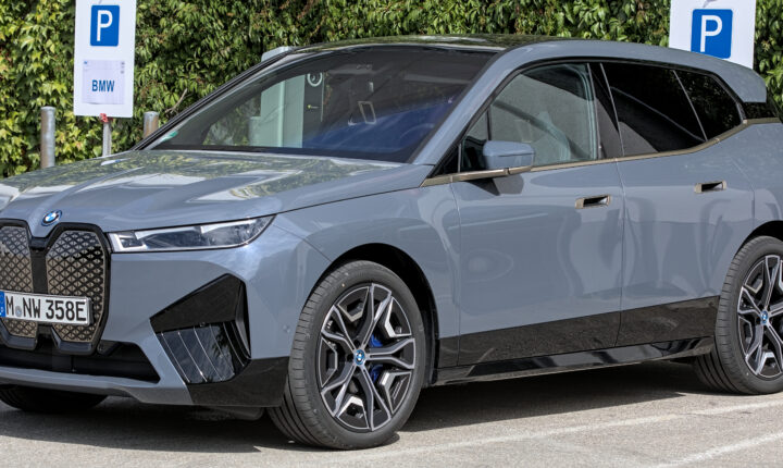 BMW iX (i20) (2021–2025) nuotrauka