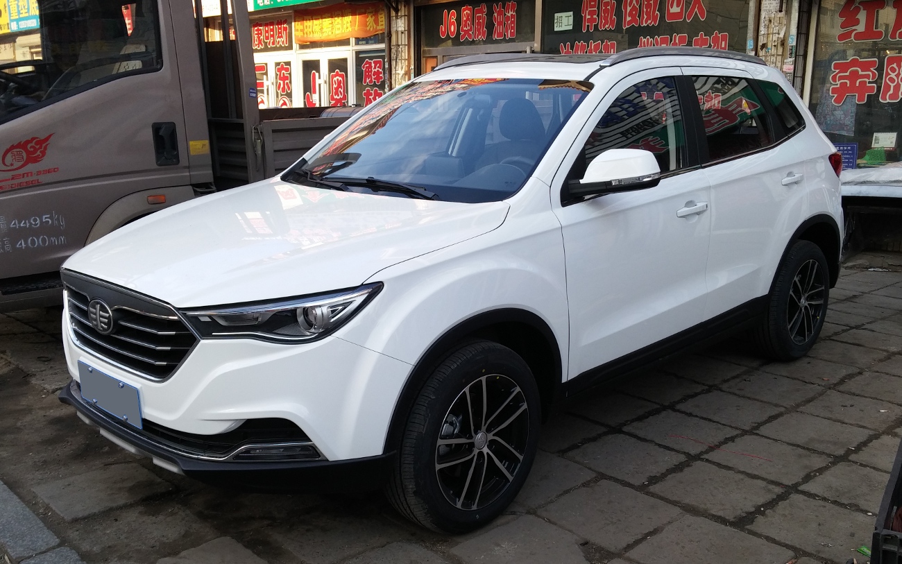 FAW Besturn X40 (2016–2026) nuotrauka
