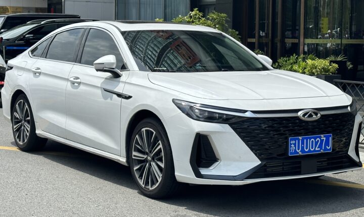 Chery Arrizo 8 (2022–2026) nuotrauka