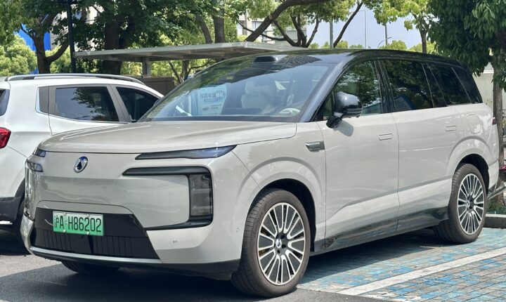 Denza N8L (2025–2026) nuotrauka